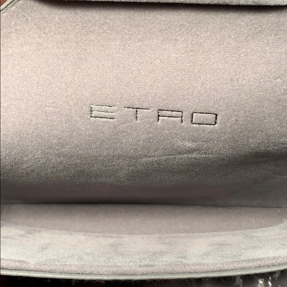 NWT ETRO Ivory w/black lace pattern sunglasses